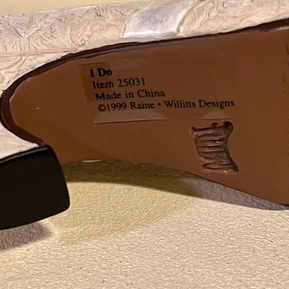 Just the Right Shoe I Do - Picture 10 of 11